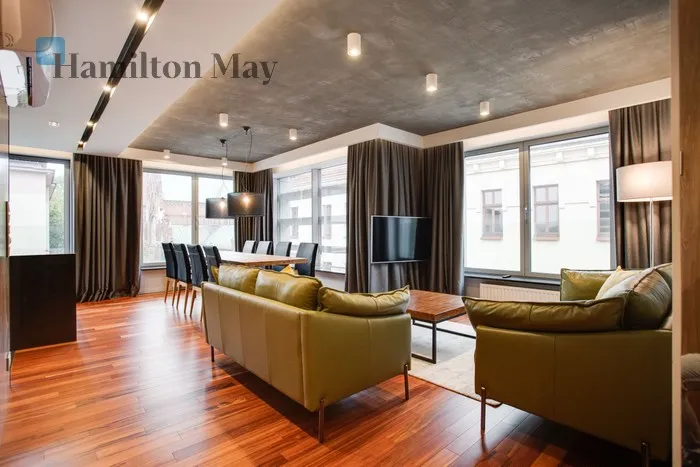 City: Kraków Street: Jana Zamoyskiego Region: Podgórze Subregion: Stare Podgórze Distance to centre: 2.56 km Level: 3 Price: 8200 PLN Bedrooms: 2 Bathrooms: 2 - slider