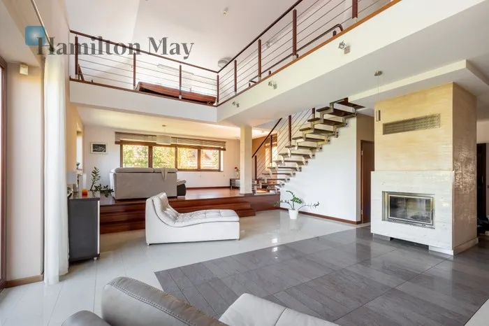City: Michałowice Street: Graniczna Region: Michałowice Distance to centre: 10.16 km Price: 3700000 PLN Bedrooms: 4 Bathrooms: 2 - slider