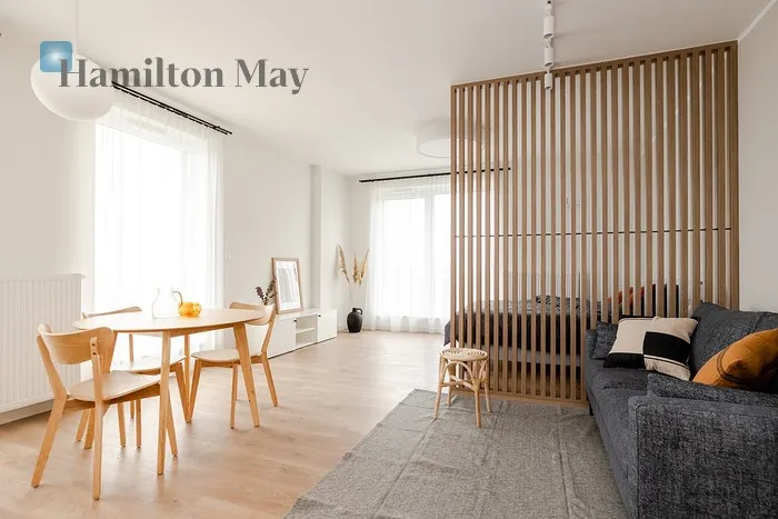 Street: Grzybowska Region: Wola Subregion: Mirów Distance to centre: 1.6 km Level: 10 Price: 1356600 PLN Bedrooms: 0 Bathrooms: 1 Size: 42.93m2 - slider