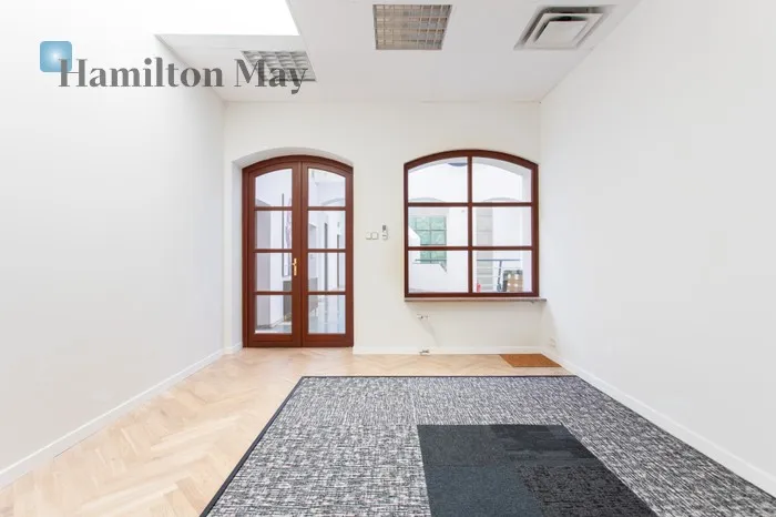 Region: Stare Miasto Distance to centre: 0.95 km Level: 2 Price: 2900 PLN Bedrooms: null Bathrooms: null Plot size: nullm2 Layout: null Price/m2: 74 PLN - slider