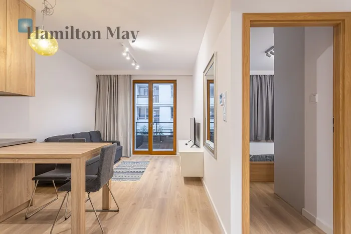 City: Warszawa Street: aleja "Solidarności" Region: Śródmieście Subregion: Muranów Distance to centre: 1.88 km Level: 1 Price: 4300 PLN Bedrooms: 1 Bathrooms: 1 Size: 33m2 Price/m2: 130 PLN - slider