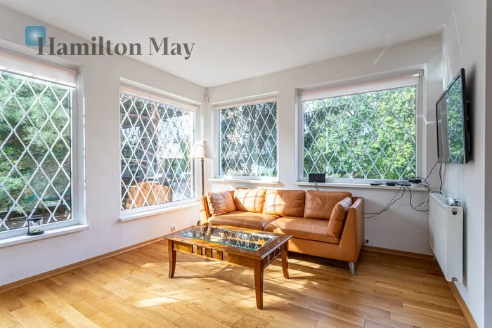 City: Warszawa Street: Królowej Marysieńki Region: Wilanów Subregion: Wilanów Wysoki Distance to centre: 7.21 km Price: 8000 PLN Bedrooms: 3 Bathrooms: 1 Size: 125m2 Price/m2: 64 PLN - slider