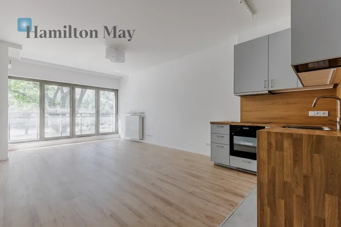 City: Warszawa Street: aleja "Solidarności" Region: Wola Distance to centre: 2.11 km Level: 1 Price: 7000 PLN Bedrooms: 2 Bathrooms: 1 Size: 62m2 Price/m2: 113 PLN - slider