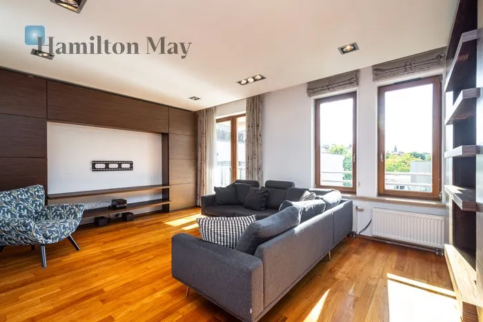 City: Kraków Street: Kazimierza Wielkiego Region: Krowodrza Subregion: Łobzów Distance to centre: 2.23 km Level: 4 Price: 8500 PLN Bedrooms: 3 Bathrooms: 2 Size: 127m2 Price/m2: 67 PLN - slider