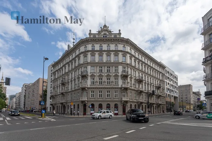 City: Warszawa Street: Złota Region: Wola Distance to centre: 1.16 km Level: 6 Price: 1450 EUR Bedrooms: 1 Bathrooms: 1 Size: 44.79m2 Price/m2: 32 EUR - slider