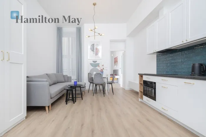 City: Kraków Street: Starowiślna Region: Stare Miasto Distance to centre: 1 km Level: 2 Price: 1229000 PLN Bedrooms: 1 Bathrooms: 1 Size: 45m2 Price/m2: 27311 PLN - slider