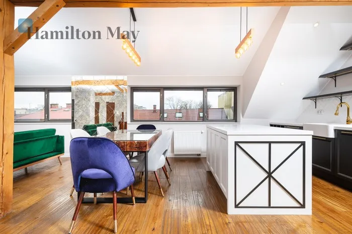 City: Kraków Street: Urzędnicza Region: Krowodrza Distance to centre: 1.61 km Level: 4 Price: 7400 PLN Bedrooms: 3 Bathrooms: 2 Size: 130m2 Price/m2: 57 PLN - slider