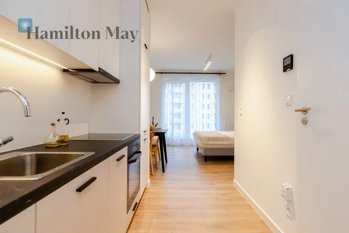 City: Warszawa Street: Grzybowska Region: Wola Subregion: Mirów Distance to centre: 1.6 km Level: 2 Price: 768000 PLN Bedrooms: 0 Bathrooms: 1 Size: 27.82m2 - slider