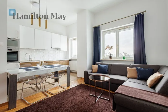 City: Warszawa Street: Aleja Stanów Zjednoczonych Region: Praga Południe Subregion: Grochów Distance to centre: 4.41 km Level: 1 Price: 4200 PLN Bedrooms: 1 Bathrooms: 1 Size: 50m2 Price/m2: 84 PLN - slider
