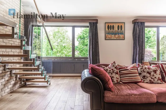 Distance to centre: 4.34 km Level: 1 Price: 3400000 PLN Bedrooms: 4 Bathrooms: 3 Size: 188m2 Price/m2: 18085 PLN - slider