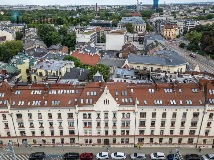 City: Kraków Street: Generała Józefa Dwernickiego Region: Grzegórzki Level: 3 Price: 1449000 PLN Bedrooms: 3 Bathrooms: 1 Size: 97.9m2 - slider