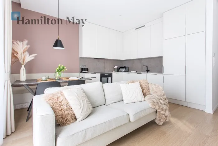 City: Wrocław Street: Śrutowa Region: Śródmieście Distance to centre: 0.84 km Level: 3 Price: 1120000 PLN Bedrooms: 2 Bathrooms: 2 - slider