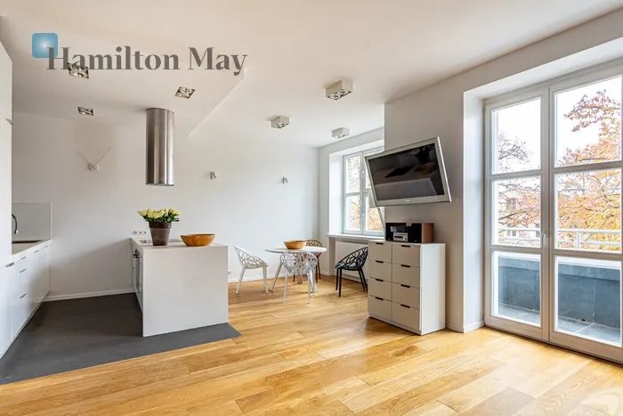 City: Warszawa Street: Łowicka Region: Mokotów Subregion: Stary Mokotów Distance to centre: 2.82 km Level: 3 Price: 1690000 PLN Bedrooms: 1 Bathrooms: 1 Size: 60.5m2 Price/m2: 27934 PLN - slider