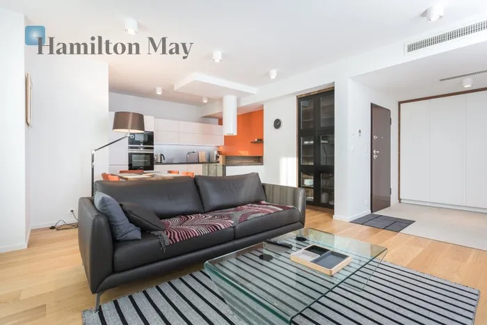 City: Kraków Street: Sukiennicza Region: Stare Miasto Distance to centre: 1 km Level: 5 Price: 7000 PLN Bedrooms: 2 Bathrooms: 1 Size: 75m2 - slider
