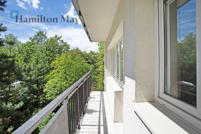 Distance to centre: 2.54 km Level: 2 Price: 1180000 PLN Bedrooms: 3 Bathrooms: 1 - slider