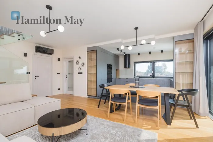 City: Bibice Street: Bibice Region: Bibice Distance to centre: 7.11 km Price: 9900 PLN Bedrooms: 3 Bathrooms: 2 Plot size: 390m2 Price/m2: 75 PLN - slider