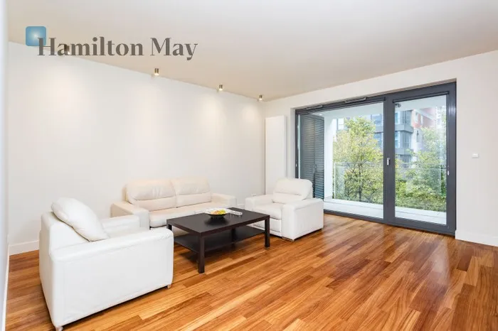 City: Warszawa Street: Grzybowska Region: Grzybowska 4, Warszawa Distance to centre: 1.09 km Level: 4 Price: 14500 PLN Bedrooms: 3 Bathrooms: 3 Size: 140m2 Price/m2: 104 PLN - slider