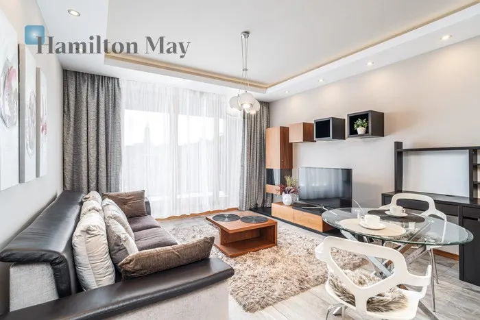 City: Kraków Street: Lubicz Region: Grzegórzki Subregion: Wesoła Distance to centre: 0.92 km Level: 4 Price: 3600 PLN Bedrooms: 1 Bathrooms: 1 Size: 45m2 - slider