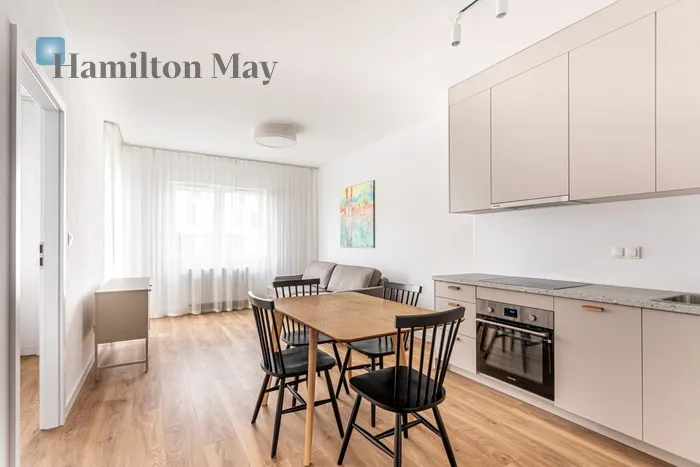City: Warszawa Street: Bokserska Region: Mokotów Subregion: Służewiec Distance to centre: 6.54 km Level: 4 Price: 850000 PLN Bedrooms: 1 Bathrooms: 1 Size: 40.6m2 - slider