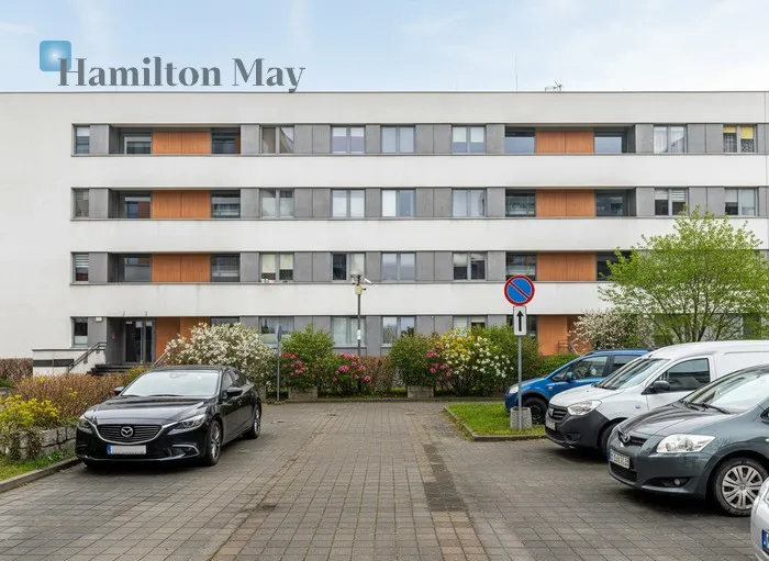 Distance to centre: 3.56 km Level: 2 Price: 4900 PLN Bedrooms: 2 Bathrooms: 1 - slider