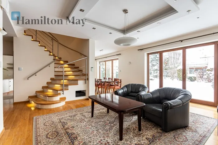 Subregion: Wyględów Distance to centre: 4.21 km Price: 20000 PLN Bedrooms: 3 Bathrooms: 2 - slider