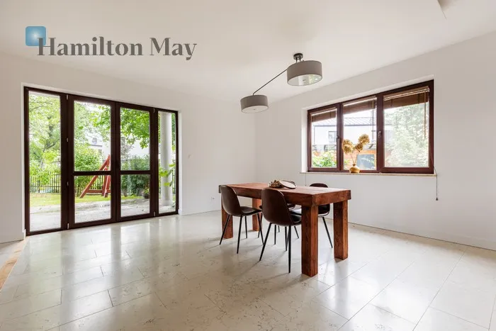 City: Warszawa Street: Celulozy Region: Wawer Subregion: Nadwiśle Price: 13000 PLN Bedrooms: 5 Bathrooms: 2 - slider