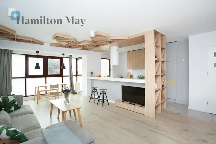 Region: Podgórze Subregion: Stare Podgórze Distance to centre: 2 km Level: 1 Price: 1610000 PLN Bedrooms: 2 Bathrooms: 1 Size: 89.65m2 Price/m2: 17959 PLN - slider