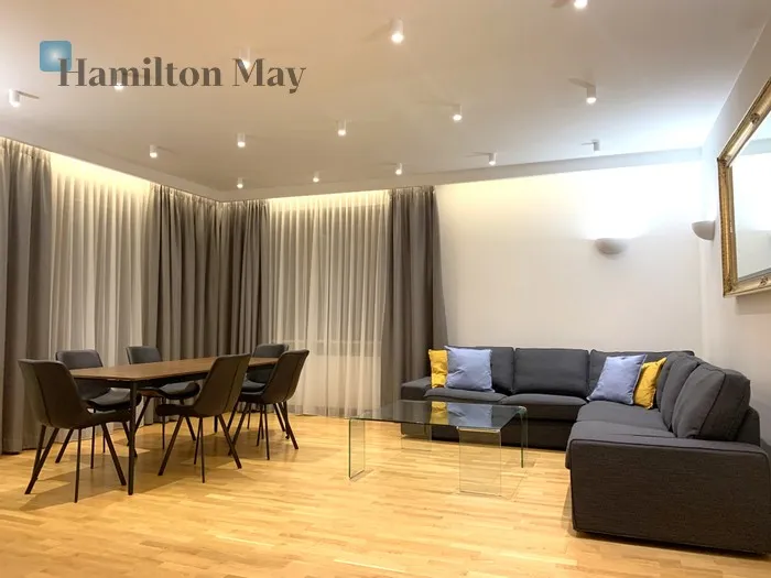City: Warszawa Street: Leona Kruczkowskiego Region: Śródmieście Subregion: Solec Distance to centre: 1.42 km Level: 4 Price: 14700 PLN Bedrooms: 3 Bathrooms: 2 Size: 114m2 Price/m2: 129 PLN - slider