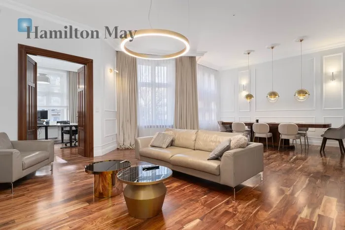 City: Kraków Street: Kremerowska Region: Stare Miasto Distance to centre: 0.85 km Level: 1 Price: 6500 PLN Bedrooms: 2 Bathrooms: 2 Size: 120m2 Price/m2: 54 PLN - slider