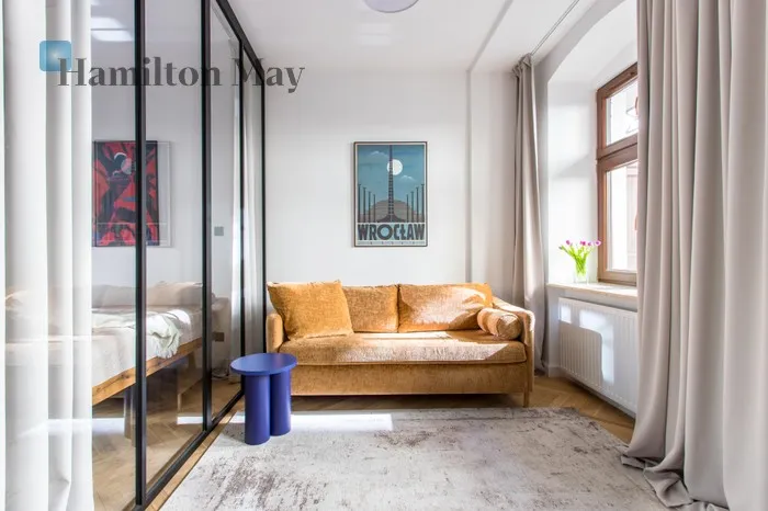 Distance to centre: 1.63 km Level: 2 Price: 870000 PLN Bedrooms: 1 Bathrooms: 1 Size: 40m2 Price/m2: 21750 PLN - slider