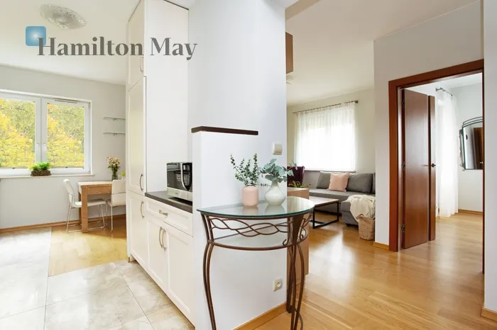 City: Kraków Street: Aleja Jana Pawła II Region: Czyżyny Distance to centre: 4.22 km Level: 4 Price: 3700 PLN Bedrooms: 1 Bathrooms: 1 Size: 53m2 Price/m2: 70 PLN - slider
