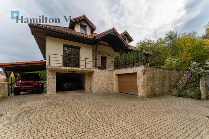 Bedrooms: 3 Bathrooms: 2 - slider