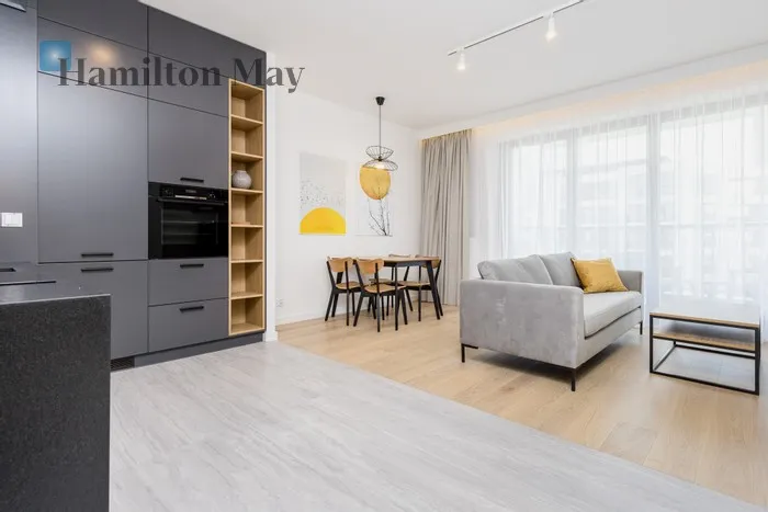 City: Warszawa Street: Krochmalna Region: Wola Subregion: Czyste Distance to centre: 1.83 km Level: 4 Price: 6700 PLN Bedrooms: 1 Bathrooms: 1 - slider
