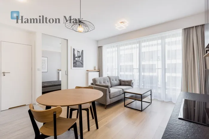 City: Warszawa Street: Krochmalna Region: Wola Subregion: Młynów Distance to centre: 1.83 km Level: 5 Price: 5200 PLN Bedrooms: 1 Bathrooms: 1 Size: 40m2 Price/m2: 130 PLN - slider