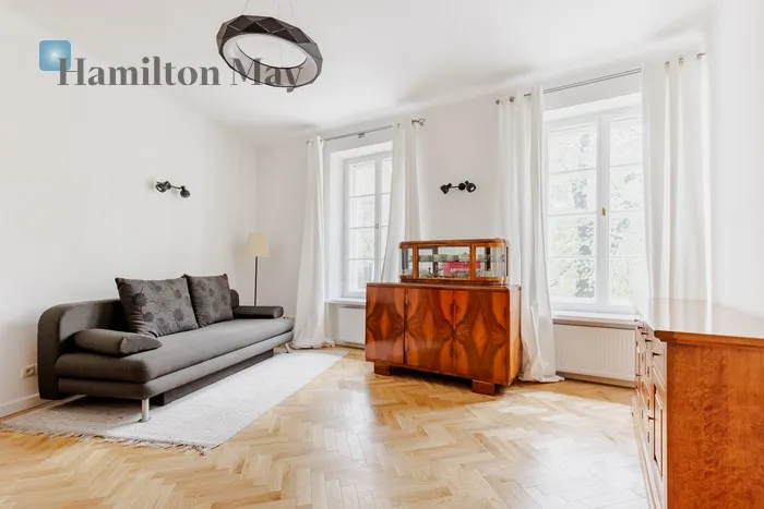 City: Warszawa Street: Mariensztat Region: Śródmieście Subregion: Stare Miasto Distance to centre: 1.86 km Level: 1 Price: 3000 PLN Bedrooms: 0 Bathrooms: 1 Size: 30m2 Price/m2: 100 PLN - slider