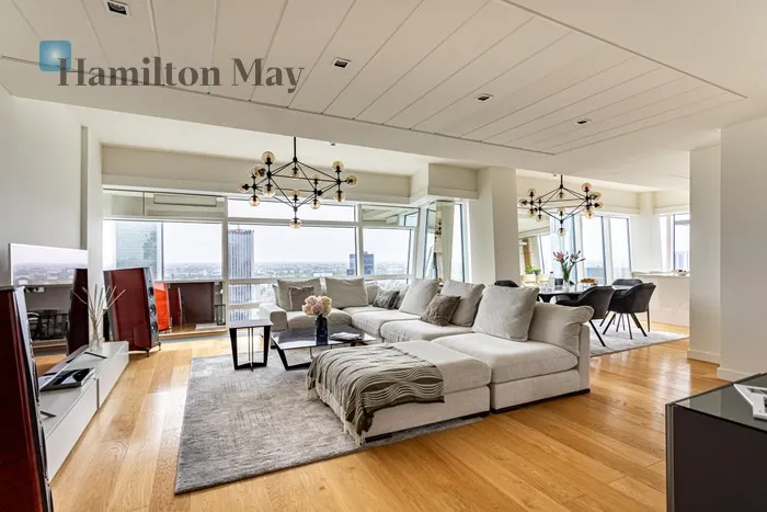 City: Warszawa Street: Złota Region: Śródmieście Subregion: Śródmieście Północne Distance to centre: 0.65 km Level: 29 Price: 7999000 PLN Bedrooms: 3 Bathrooms: 3 Size: 155.6m2 Price/m2: 51407 PLN - slider