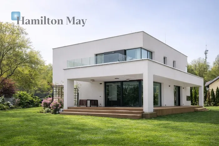 City: Kraków Street: Tuchowska Region: Swoszowice Distance to centre: 8.32 km Price: 5635000 PLN Bedrooms: 5 Bathrooms: 3 Plot size: 7700m2 Price/m2: 15230 PLN - slider