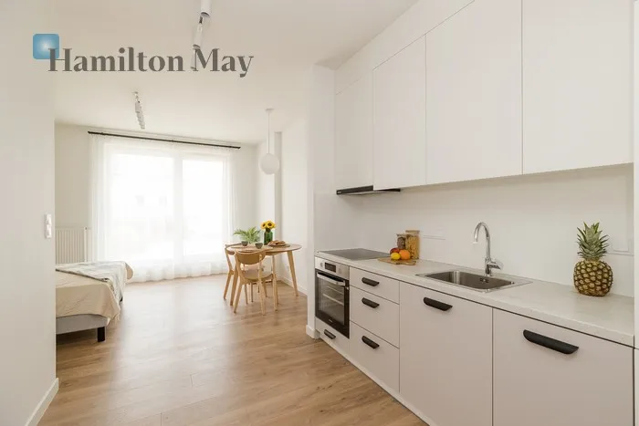 City: Warszawa Street: Grzybowska Region: Wola Subregion: Mirów Distance to centre: 1.6 km Level: 16 Price: 1097460 PLN Bedrooms: 0 Bathrooms: 1 Size: 32.03m2 - slider