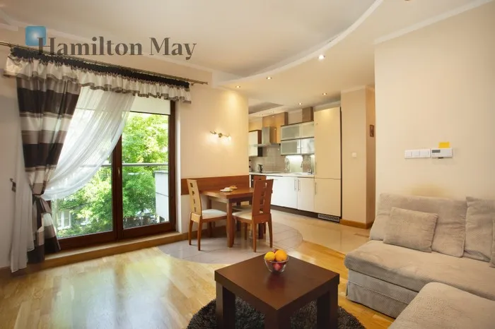 City: Kraków Street: Napoleona Cybulskiego Region: Stare Miasto Distance to centre: 0.72 km Level: 1 Price: 3400 PLN Bedrooms: 1 Bathrooms: 1 Size: 53.5m2 Price/m2: 64 PLN - slider