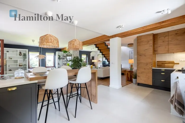 City: Siercza Street: Siercza Region: Siercza Price: 10000 PLN Bedrooms: 5 Bathrooms: 3 - slider