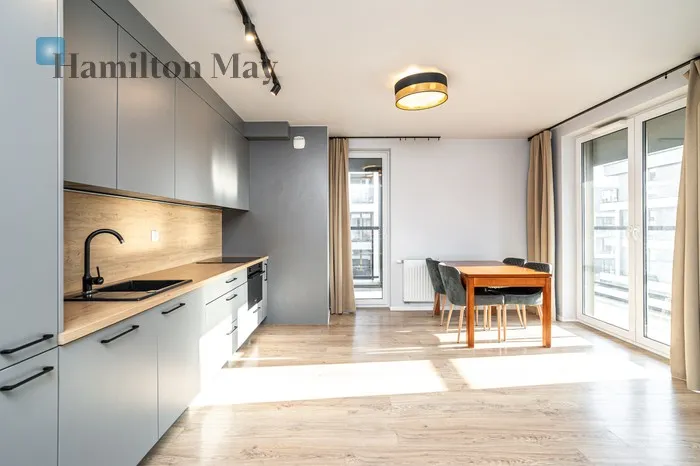 Region: Krowodrza Distance to centre: 3.02 km Level: 4 Price: 4500 PLN Bedrooms: 2 Bathrooms: 1 Size: 60m2 - slider