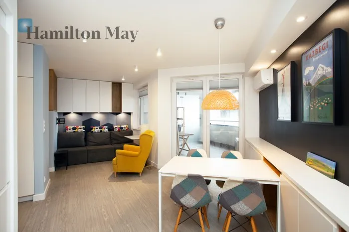 City: Kraków Street: Cystersów Region: Grzegórzki Distance to centre: 2.37 km Level: 7 Price: 730000 PLN Bedrooms: 1 - slider