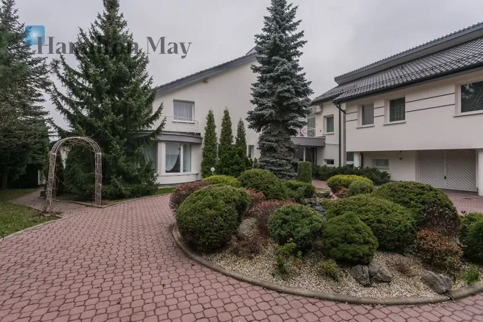 Bathrooms: 4 Plot size: 3500m2 Price/m2: 15 PLN - slider