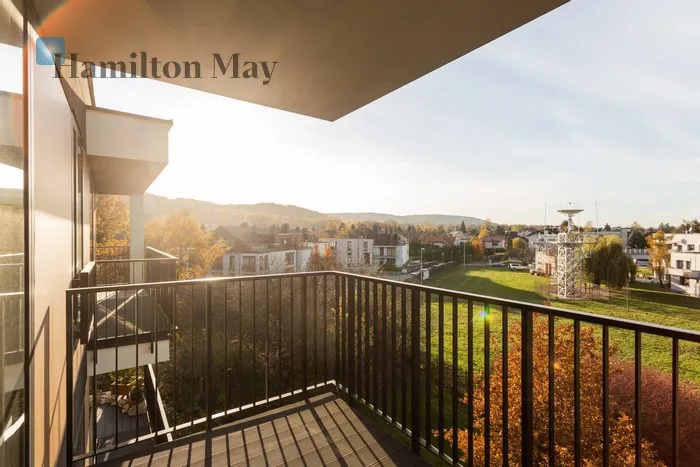 City: Kraków Street: Piotra Borowego Region: Zwierzyniec Subregion: Wola Justowska Level: 3 Price: 4250000 PLN Bedrooms: 3 Bathrooms: 2 Size: 173.44m2 - slider