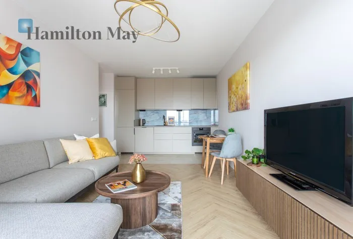 City: Wrocław Street: Jedności Narodowej Region: Śródmieście Subregion: Ołbin Distance to centre: 2.7 km Level: 8 Price: 3400 PLN Bedrooms: 1 Bathrooms: 1 - slider