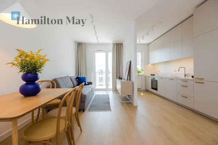 City: Kraków Street: Myśliwska Region: Podgórze Subregion: Płaszów Distance to centre: 4.69 km Level: 5 Price: 819000 PLN Bedrooms: 1 Bathrooms: 1 Size: 46.55m2 - slider