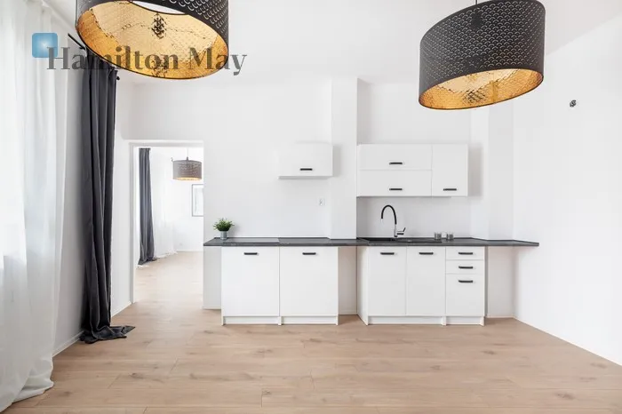 City: Kraków Street: Jerzego Szablowskiego Region: Bronowice Subregion: Bronowice Małe Distance to centre: 3.64 km Price: 590000 PLN Bedrooms: 1 Bathrooms: 1 Size: 40m2 - slider