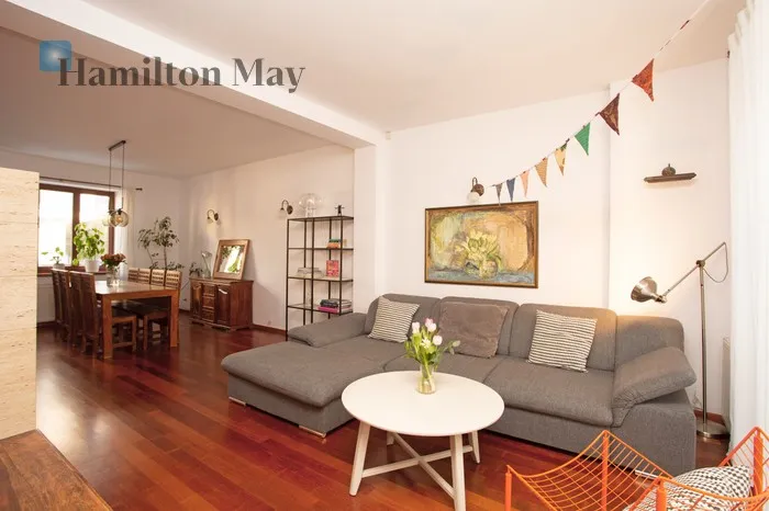 City: Kraków Street: Gustawa Ehrenberga Region: Prądnik Biały Distance to centre: 3.21 km Price: 3150000 PLN Bedrooms: 3 Bathrooms: 3 Plot size: 420m2 Price/m2: 15000 PLN - slider