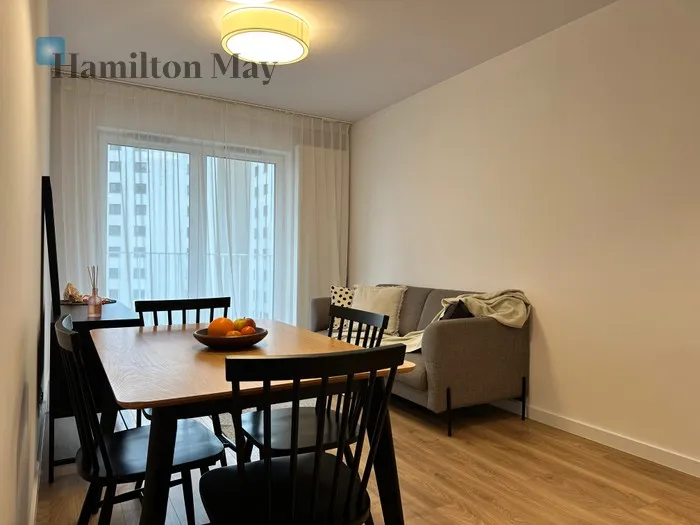 City: Warszawa Street: Bokserska Region: Mokotów Subregion: Służewiec Distance to centre: 6.51 km Level: 2 Price: 1020000 PLN Bedrooms: 2 Bathrooms: 1 - slider