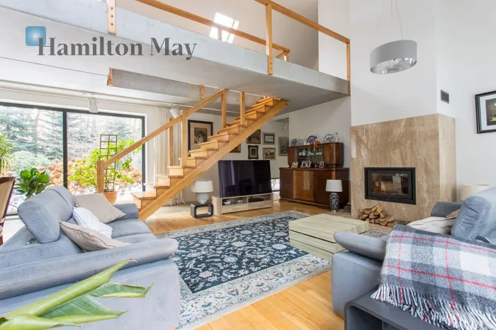 City: Chwałowice Street: Główna Region: Chwałowice Distance to centre: 27.34 km Price: 2899000 PLN Bedrooms: 6 Bathrooms: 4 Plot size: 8600m2 Price/m2: 9663 PLN - slider